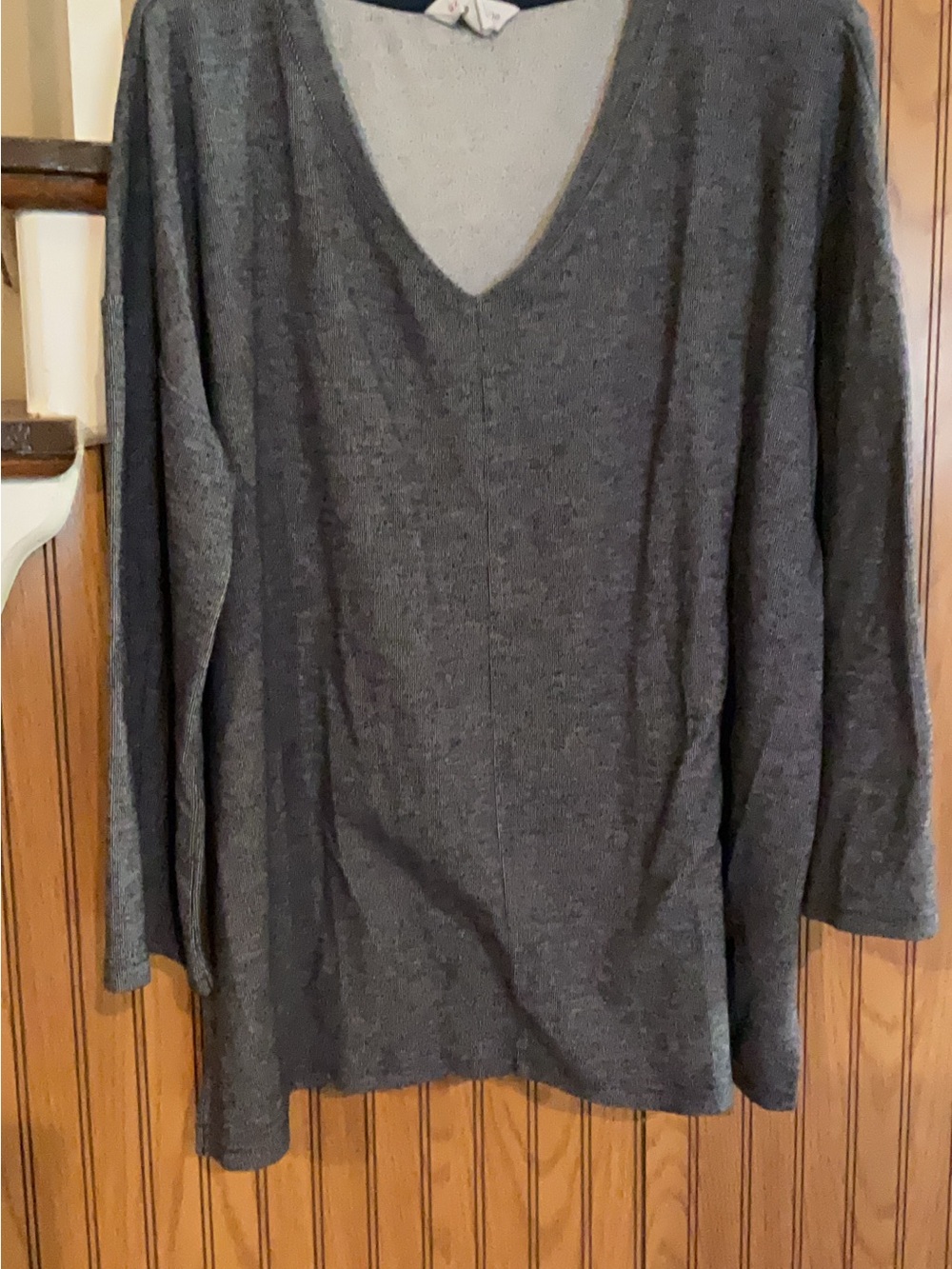 Liz Claiborne Charcoal Gray V-Neck Long Sleeve Top